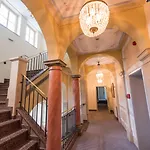 Goldener Loewe Отель 4*