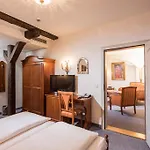Goldener Loewe Отель 4*