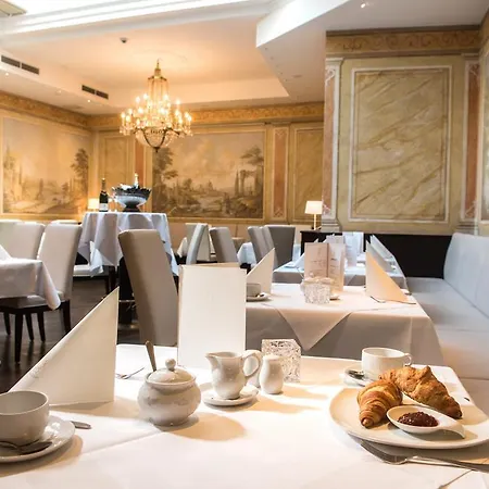 Goldener Loewe Hotel 4*