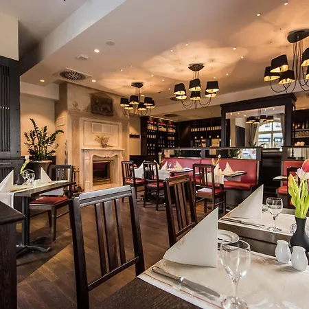 Hotel Goldener Loewe 4*