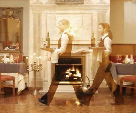 Goldener Löwe Hotel 4*