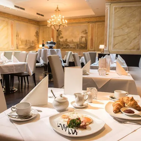 Goldener Loewe Hotel 4*