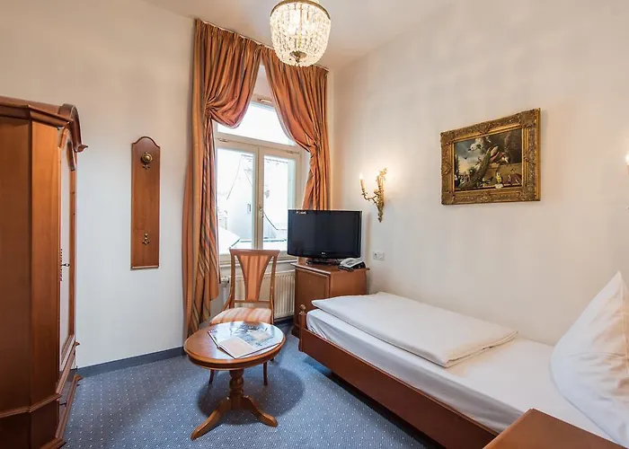 Hotel Goldener Loewe 4*