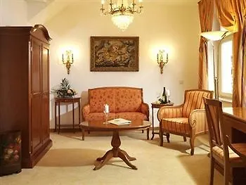 Hotel Goldener Loewe 4*